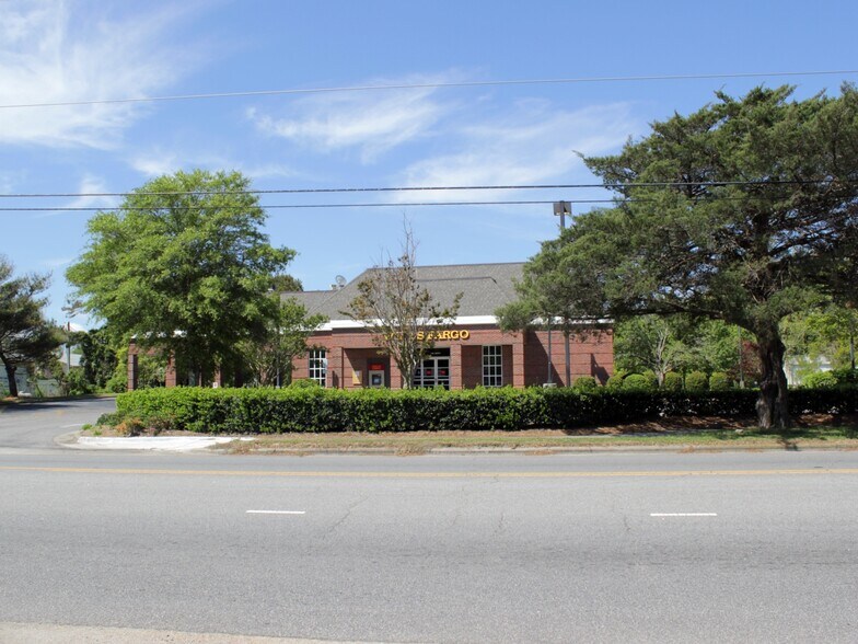 More Photos Of 318 Us Highway 64, Manteo Bank For Sale