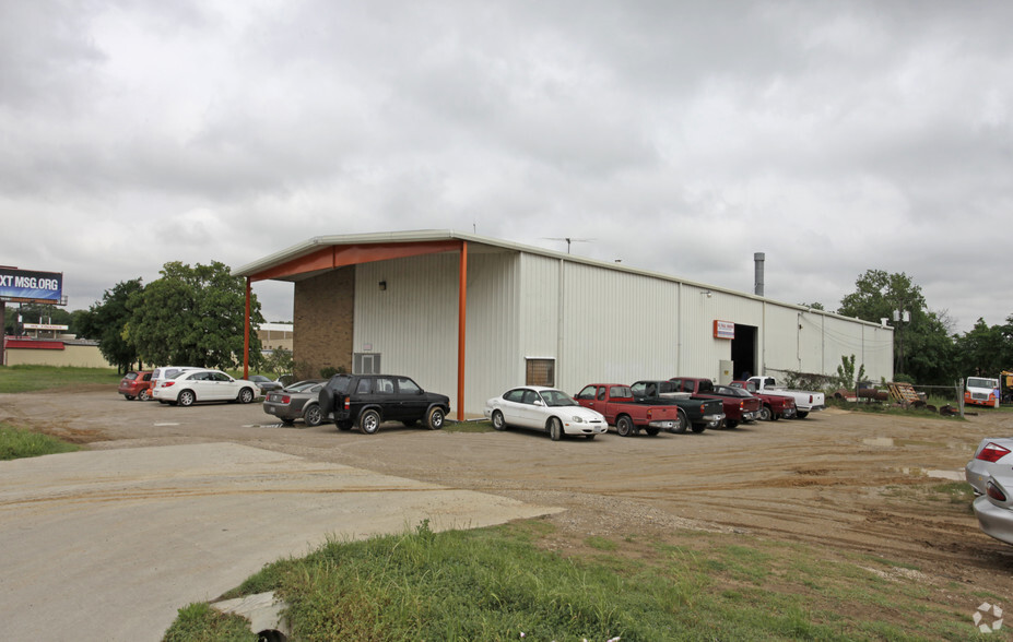 Primary Photo Of 5105 E California Pky, Fort Worth Manufacturing For Sale