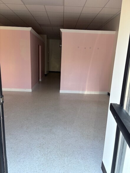 More Photos Of 197 West St, Ware General Retail For Lease