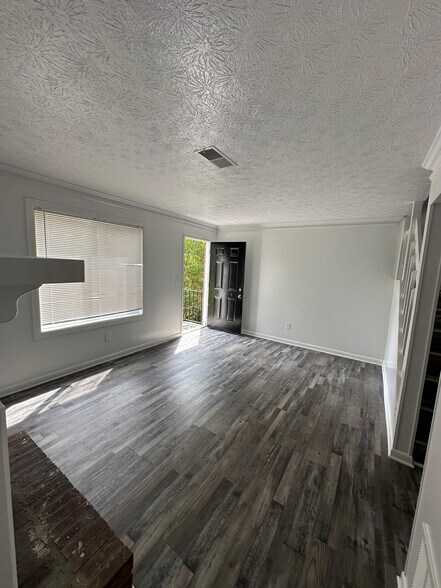 More Photos Of 3282 Highpoint Ct, Snellville Apartments For Sale