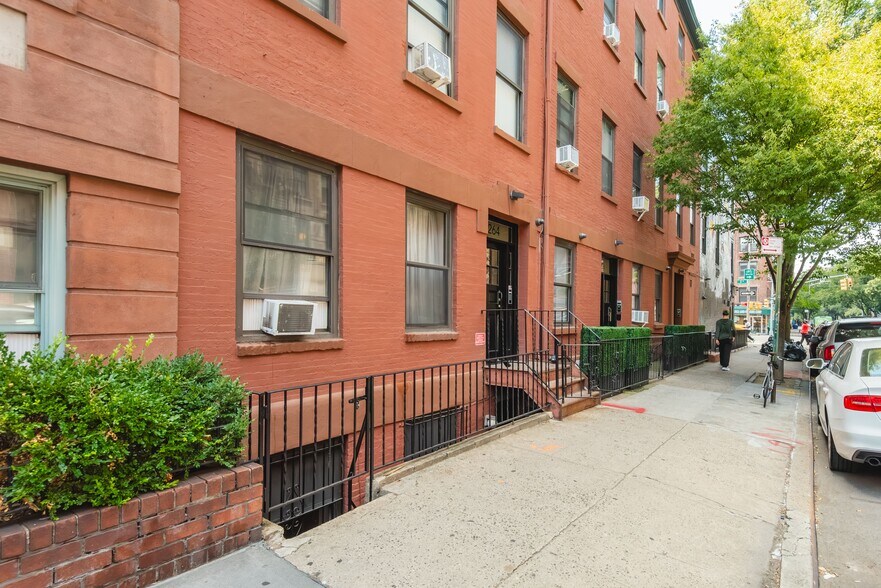 More Photos Of 212 Eighth Ave, New York Apartments For Sale