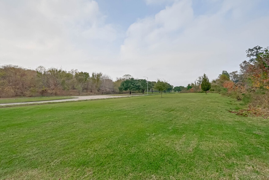 More Photos Of 1717 Paul Quinn St, Houston Land For Sale