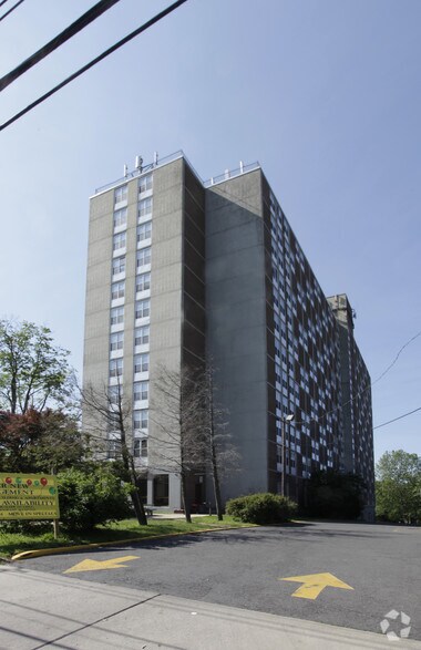 More Photos Of 489 W State St, Trenton Apartments For Lease