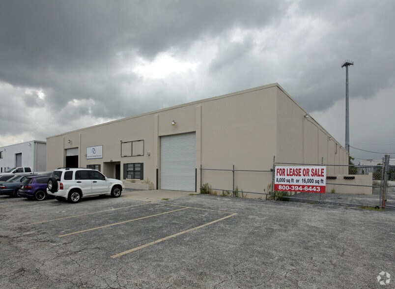 More Photos Of 2500 Dinneen Ave, Orlando Warehouse For Lease