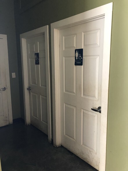 More Photos Of 375 Four Leaf Ln, Charlottesville Office For Lease