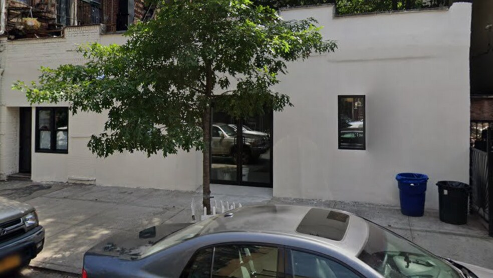 More Photos Of 172 S 2nd St, Brooklyn Storefront For Lease