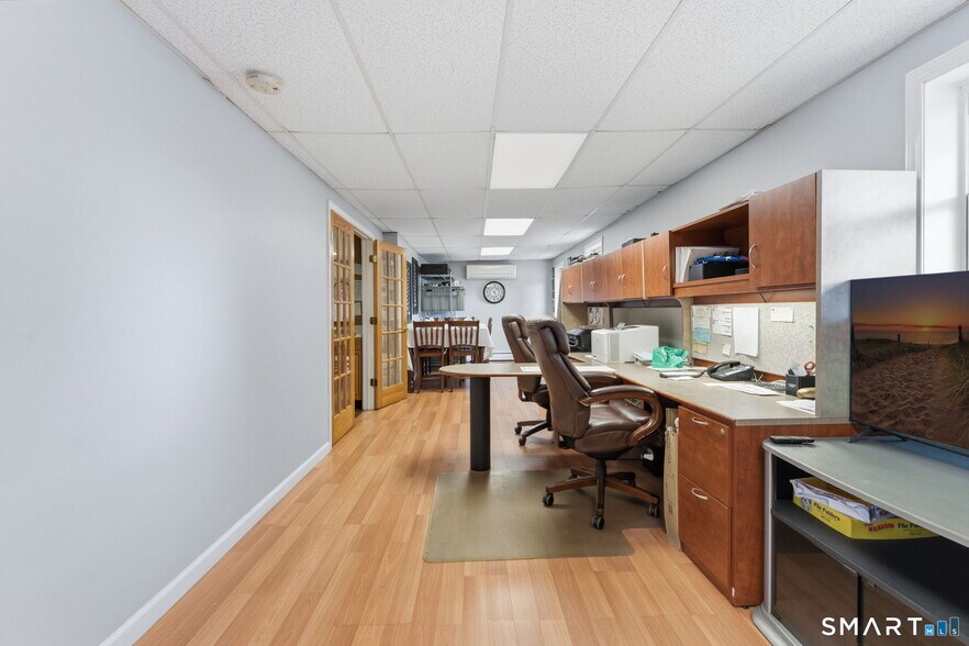 More Photos Of 139 Riverside Dr, Thompson Freestanding For Sale
