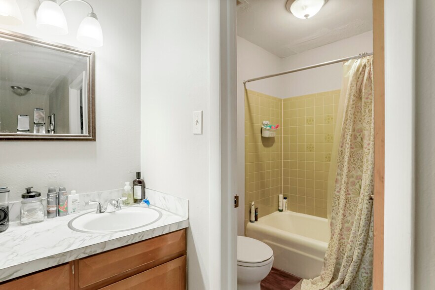 More Photos Of 5550-5556 Newland Way, Arvada Apartments For Sale