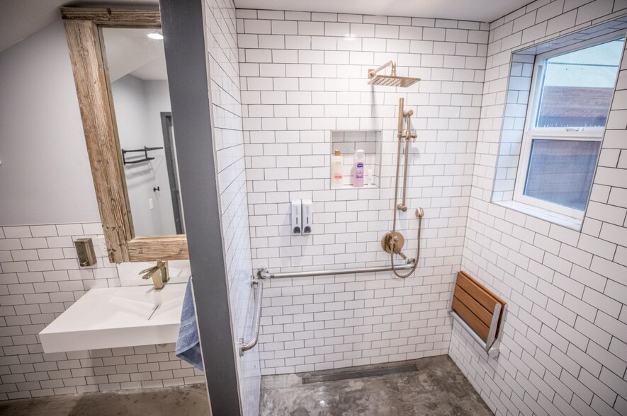 More Photos Of 2424 Lombard St, San Francisco Office Residential For Lease