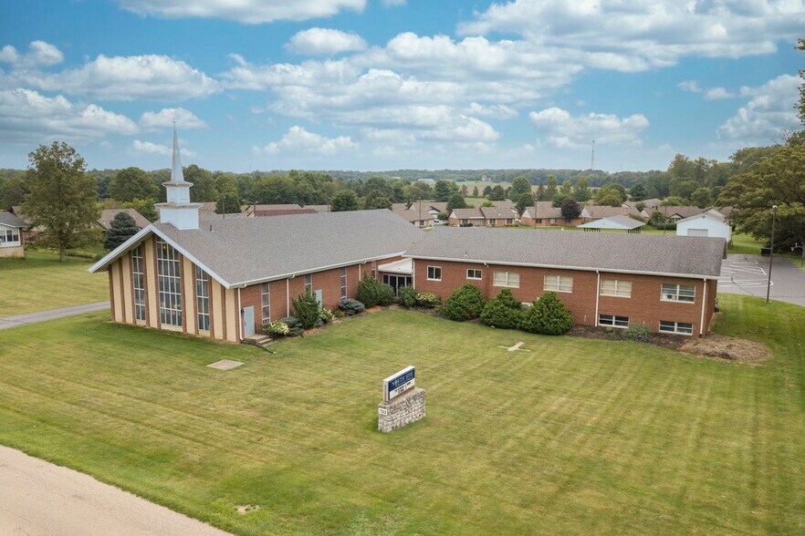 Primary Photo Of 733 Country Club Dr, Xenia Religious Facility For Sale