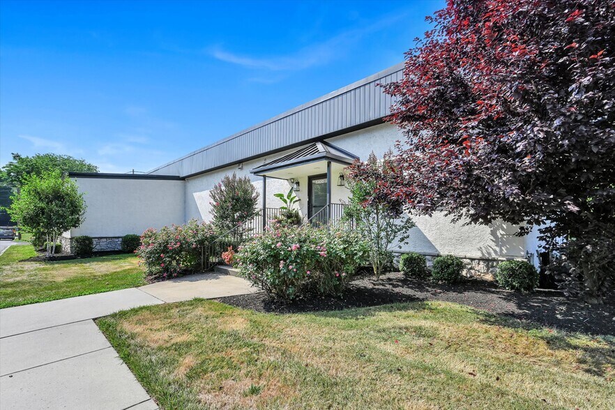 More Photos Of 1400 Maple St, Pottstown Light Distribution For Lease