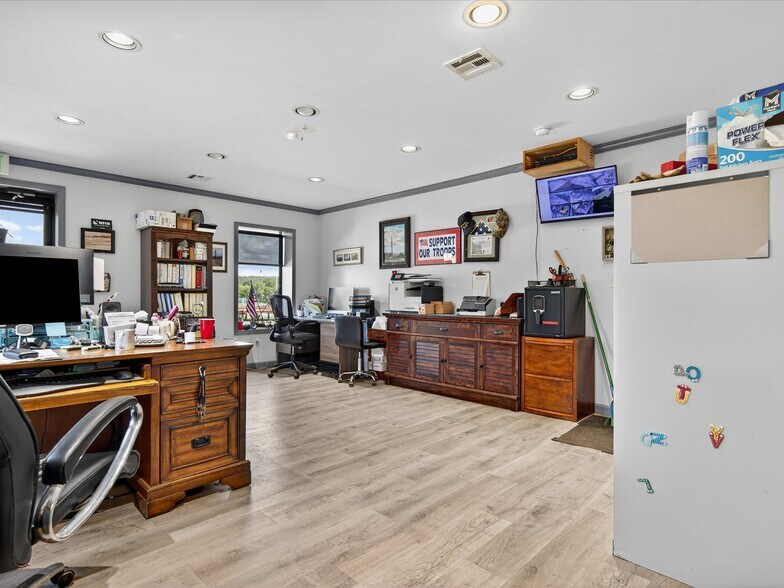 More Photos Of 1601 E Main St, Pawhuska Industrial For Sale