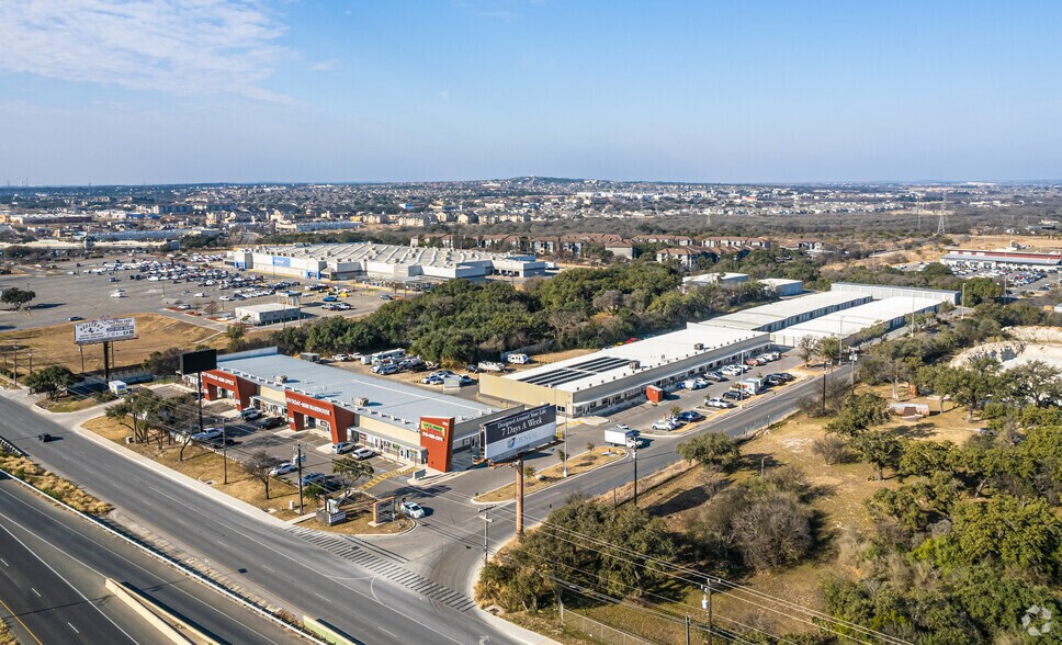 More Photos Of 6923 W Loop 1604, San Antonio Self Storage For Lease