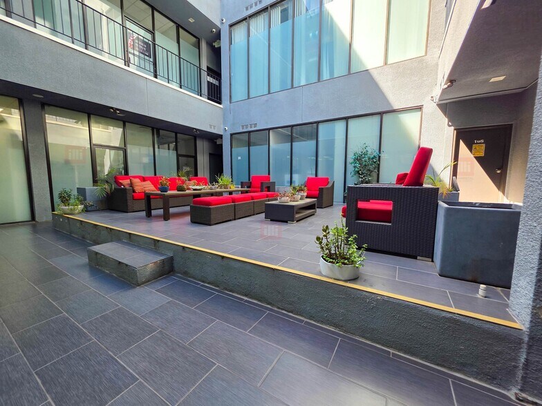 More Photos Of 8619 Reseda Blvd, Northridge Medical For Sale
