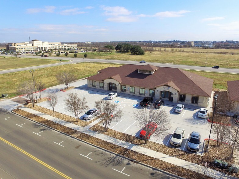 More Photos Of 1911 Corporate Dr, San Marcos Office For Lease