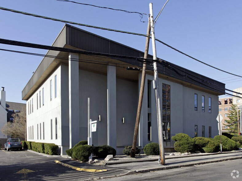 Primary Photo Of 5 Hillandale Ave, Stamford Office Residential For Lease