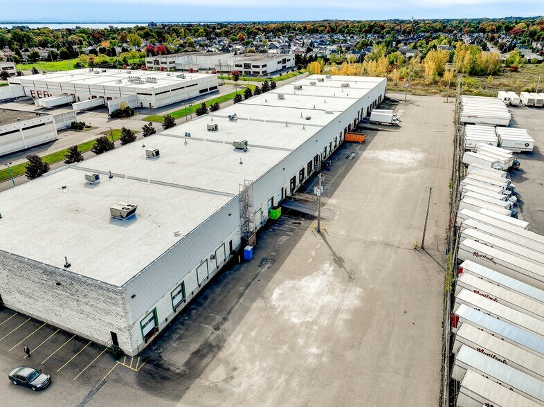 More Photos Of 155-245 Av Avro, Pointe-claire Warehouse For Lease