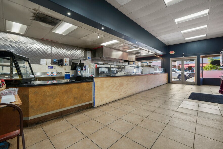 More Photos Of 834-836 Texas St, Fairfield Restaurant For Sale
