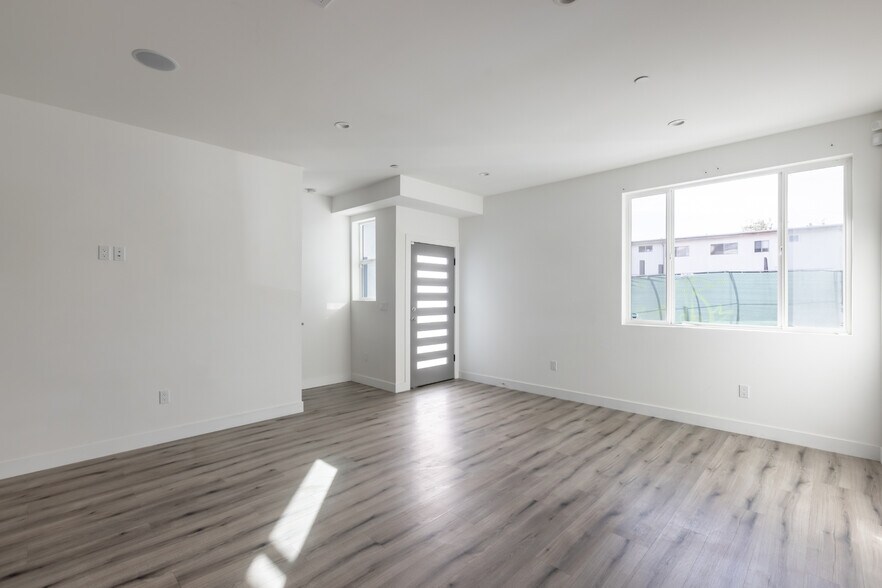 More Photos Of 10857 Morrison St, North Hollywood Apartments For Sale