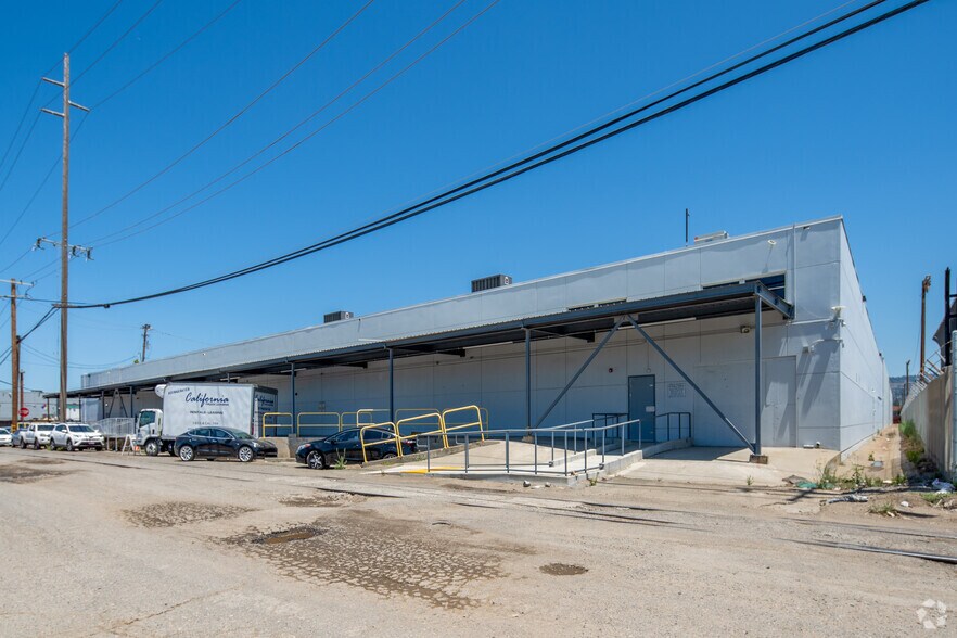 More Photos Of 414-420 Lesser St, Oakland Warehouse For Sale