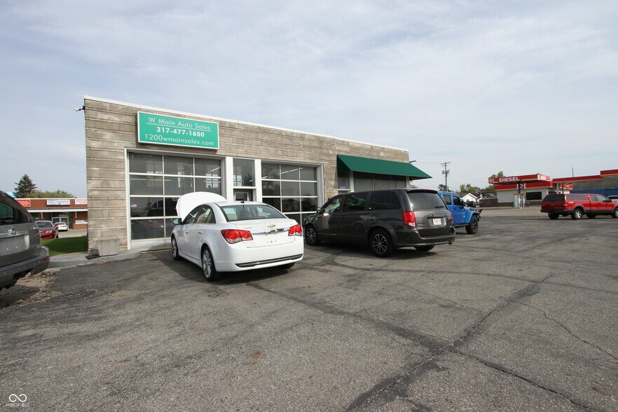 More Photos Of 1244 W Main St, Greenfield General Retail For Sale