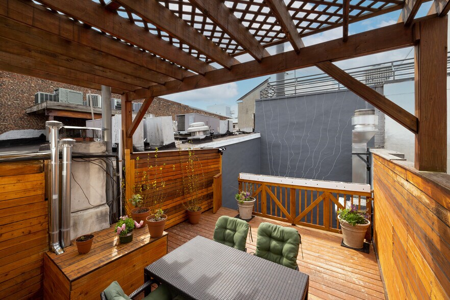 More Photos Of 132 Chestnut St, Philadelphia Loft Creative Space For Sale