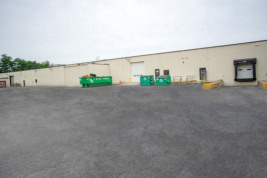 More Photos Of 562 Captain Neville Dr, Waterbury Manufacturing For Lease