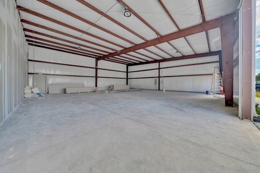 More Photos Of 5741 S Pine Ave, Ocala Service For Lease