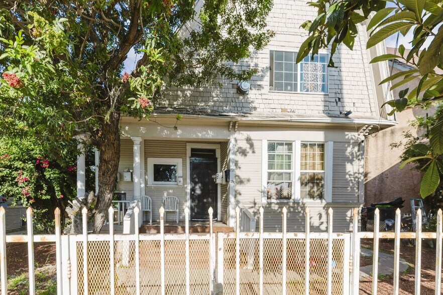 More Photos Of 1711-1715 Toberman St, Los Angeles Apartments For Sale