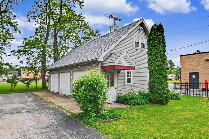 More Photos Of 743 1/2 Harding Way W, Galion Office Residential For Sale