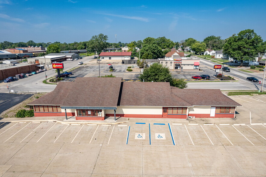 Primary Photo Of 650 W Jackson St, Mexico General Retail For Lease