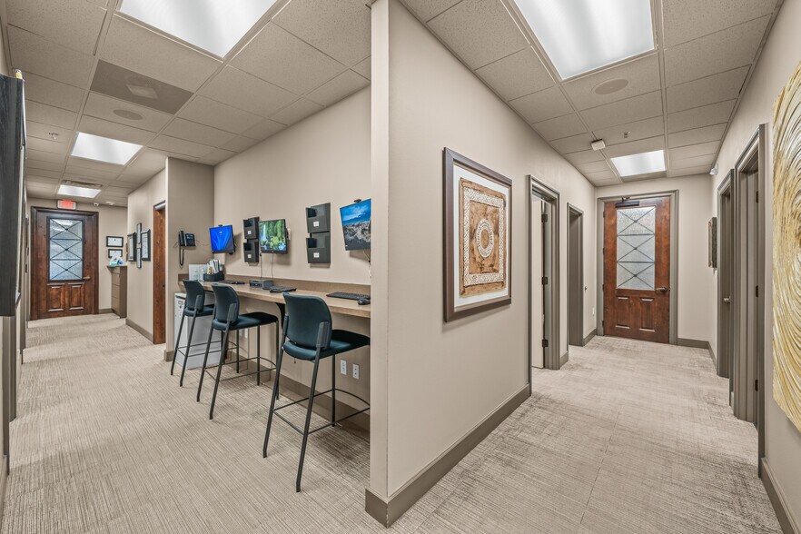 More Photos Of 7515 Quaker Ave, Lubbock Medical For Sale