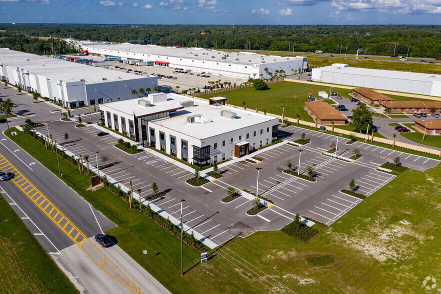 More Photos Of 529 E Crown Point Rd, Ocoee Office For Lease