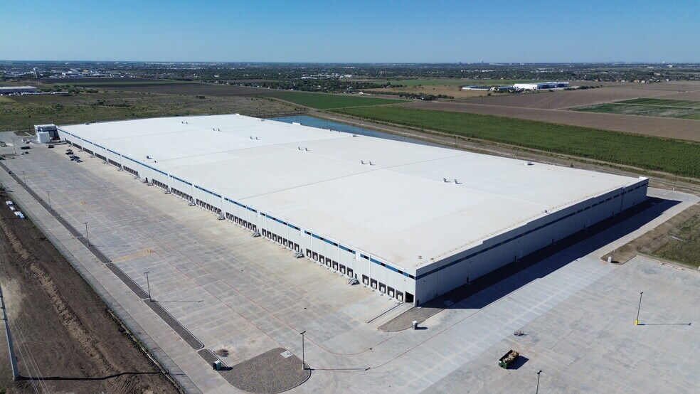 More Photos Of 9701 S Veterans Rd, Pharr Distribution For Lease