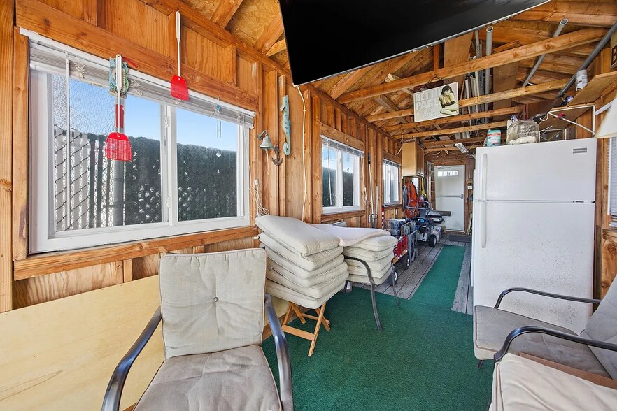 More Photos Of 1 Merit Ct, Brooklyn Marina For Sale