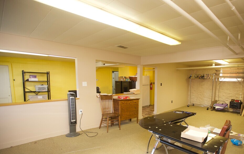 More Photos Of 8923 Gravois Rd, Affton Storefront Retail Office For Lease