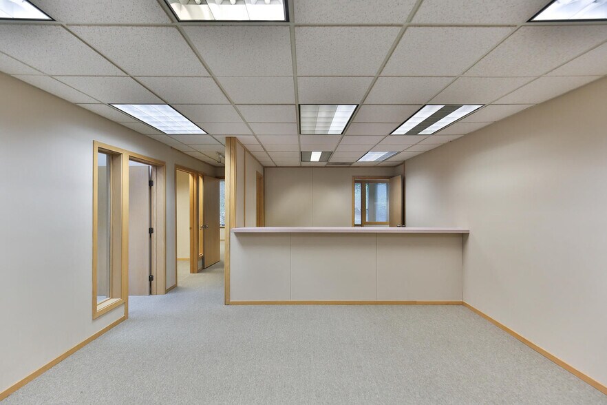 More Photos Of 14670 NE 8th St, Bellevue Medical For Lease