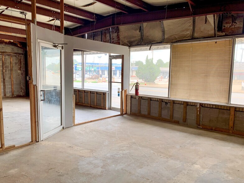 More Photos Of 3321 Pike Ave, North Little Rock Storefront For Sale