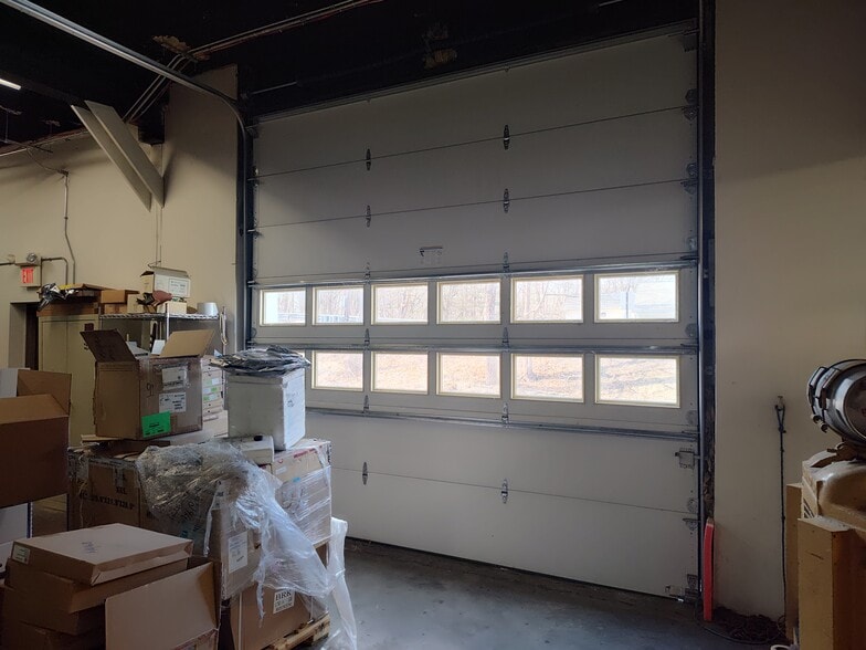 More Photos Of 300 5th St, Belvidere Light Distribution For Sale