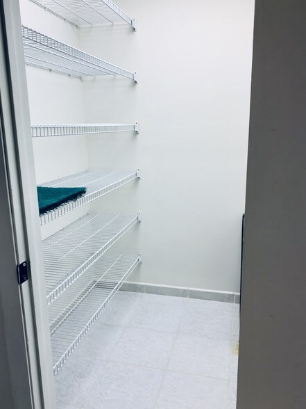 More Photos Of 8370 W Flagler St, Miami Medical For Sale