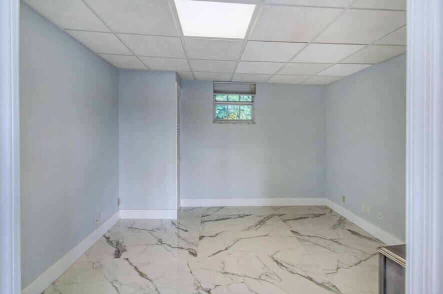 More Photos Of 2745 N Federal Hwy, Delray Beach Office Residential For Lease