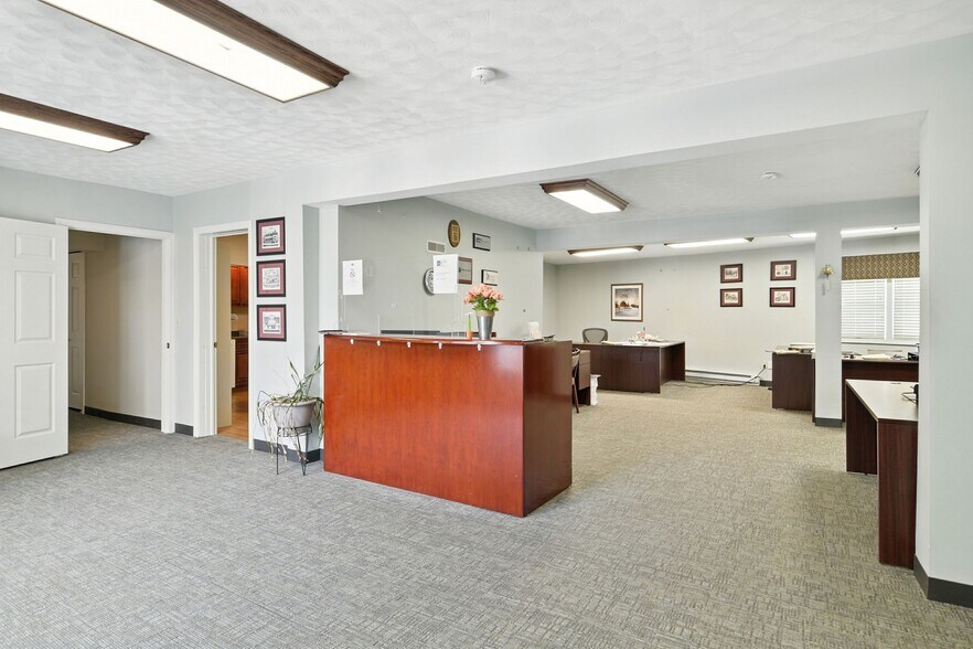 More Photos Of 485 Main St, Springfield Storefront Retail Residential For Sale