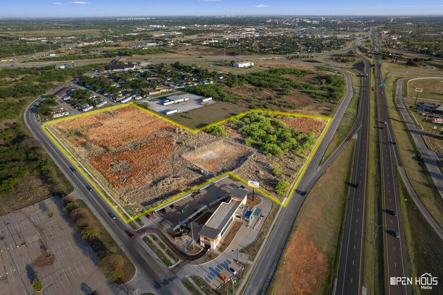 More Photos Of 2221 Airport Dr, Wichita Falls Land For Sale