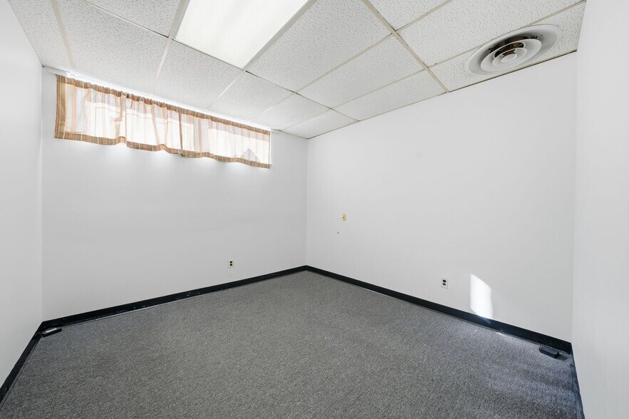 More Photos Of 299 Forest Ave, Paramus Office For Sale