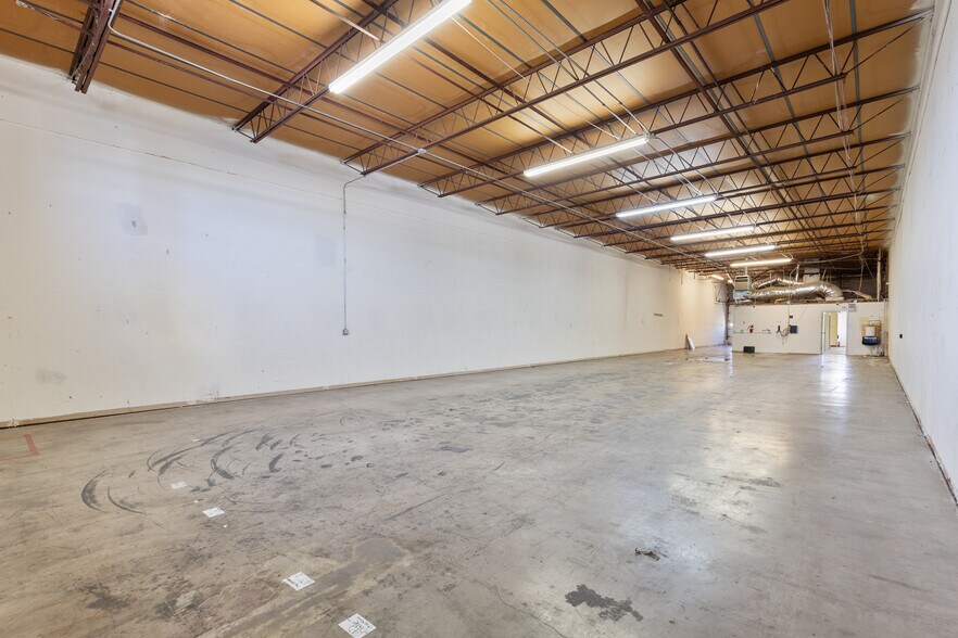 More Photos Of 3313-3327 Garden Brook Dr, Farmers Branch Unknown For Lease
