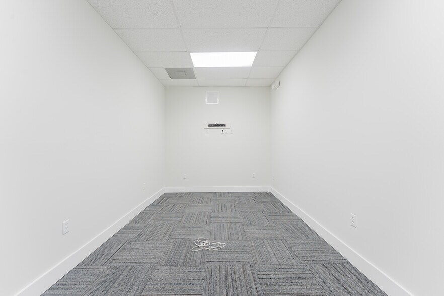More Photos Of 1817-1847 NE 25th St, Lighthouse Point Unknown For Lease