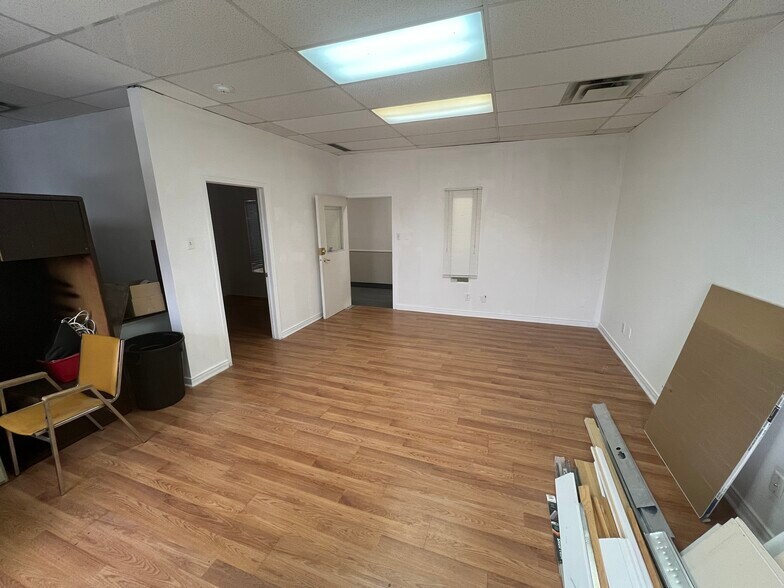 More Photos Of 4170 Grande Allée, Longueuil Office For Lease