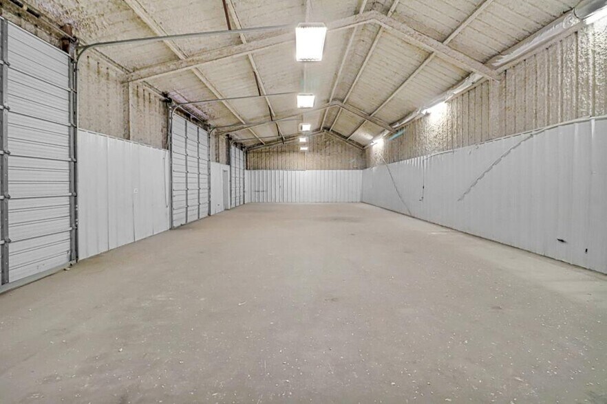 More Photos Of 3911 Brazos Ave, Odessa Warehouse For Sale