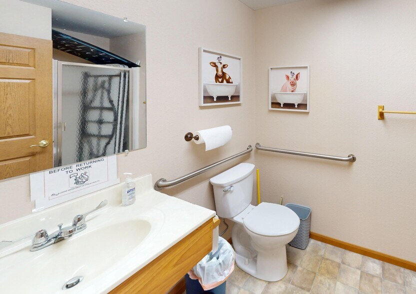 More Photos Of 707 Il Route 127, Greenville Flex For Sale