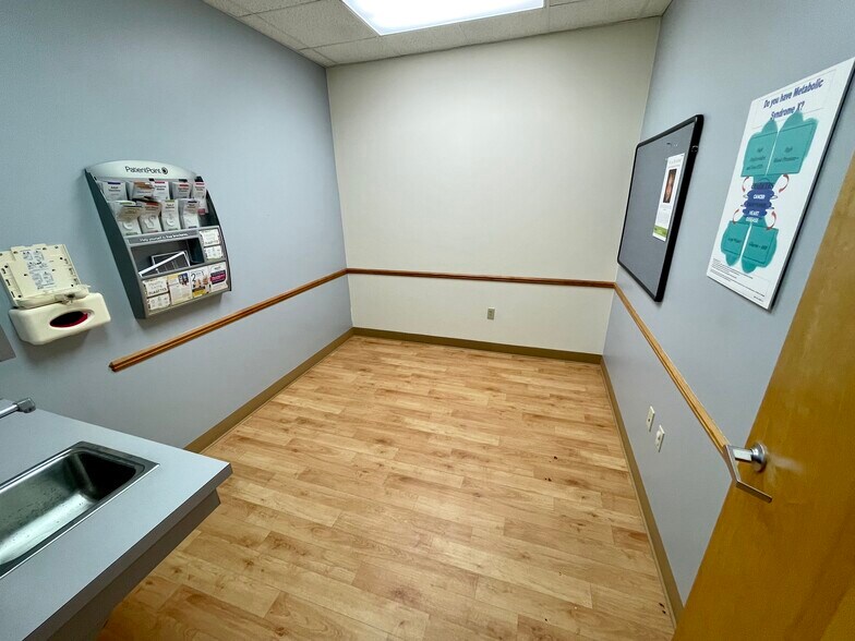 More Photos Of 1125 E Michigan Ave, Battle Creek Unknown For Lease